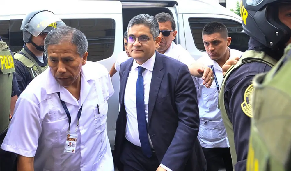 Fiscal José Domingo Pérez tuvo la autorización judicial para allanar e incautar documentos en el local de Fuerza Popular. Foto: Javier Quispe/La República.