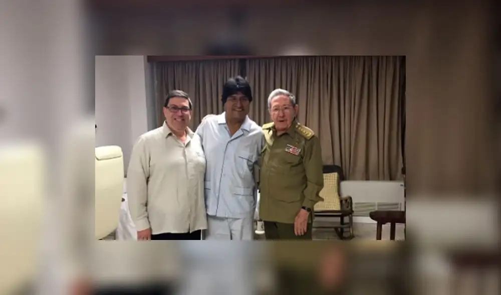 Raúl Castro visitó a Evo Morales en hospital donde es atendido en Cuba Raúl Castro visitó a Evo Morales en hospital donde es atendido en Cuba