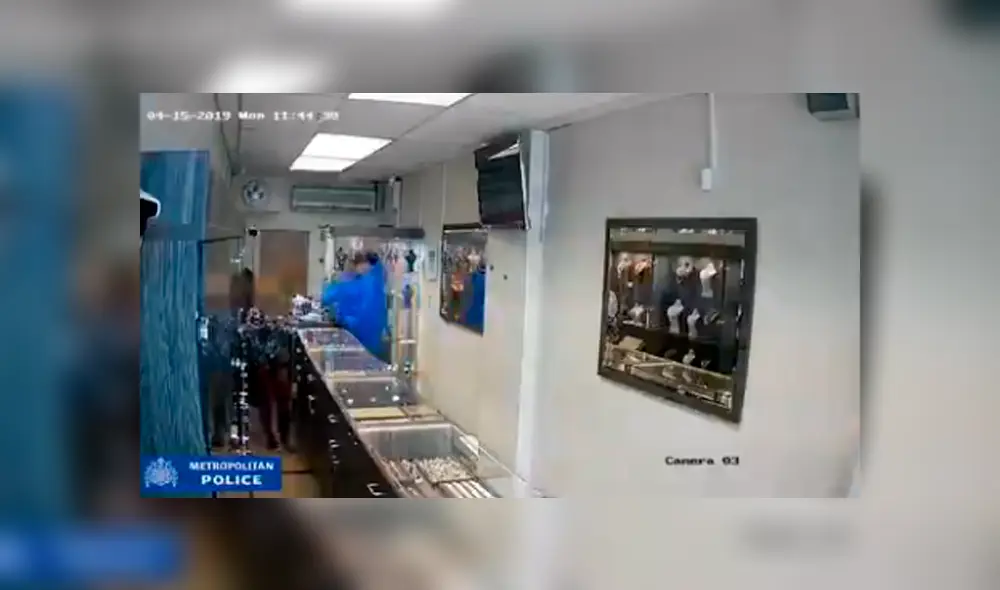 Desliza hacia la izquierda para ver el ocurrente blooper de los delincuentes. Video viral de YouTube.