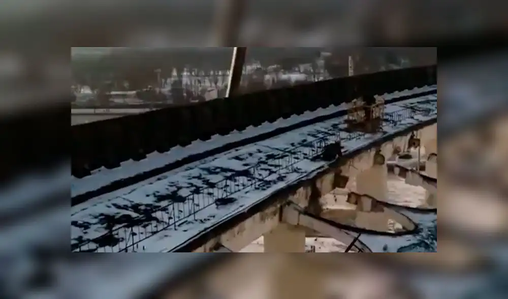 Derrumbe de un complejo deportivo en San Petersbugo, Rusia. Foto: Captura