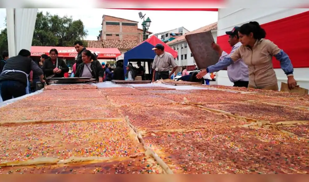 Elaboran tradicional empanada gigante de Cusco por Semana Santa [VIDEO]