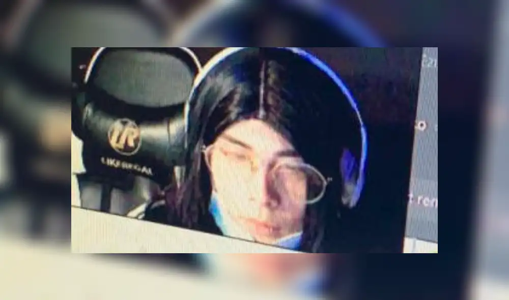 El rostro del joven descubierto. El rostro del joven descubierto.