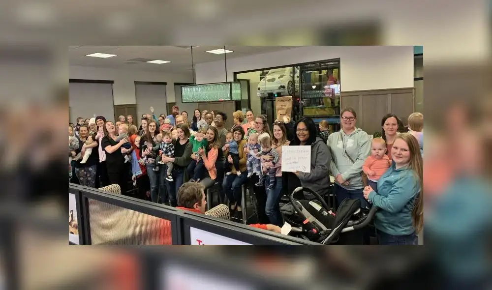 Mujer denuncia haber sido discriminada mientras amamantaba a su bebé