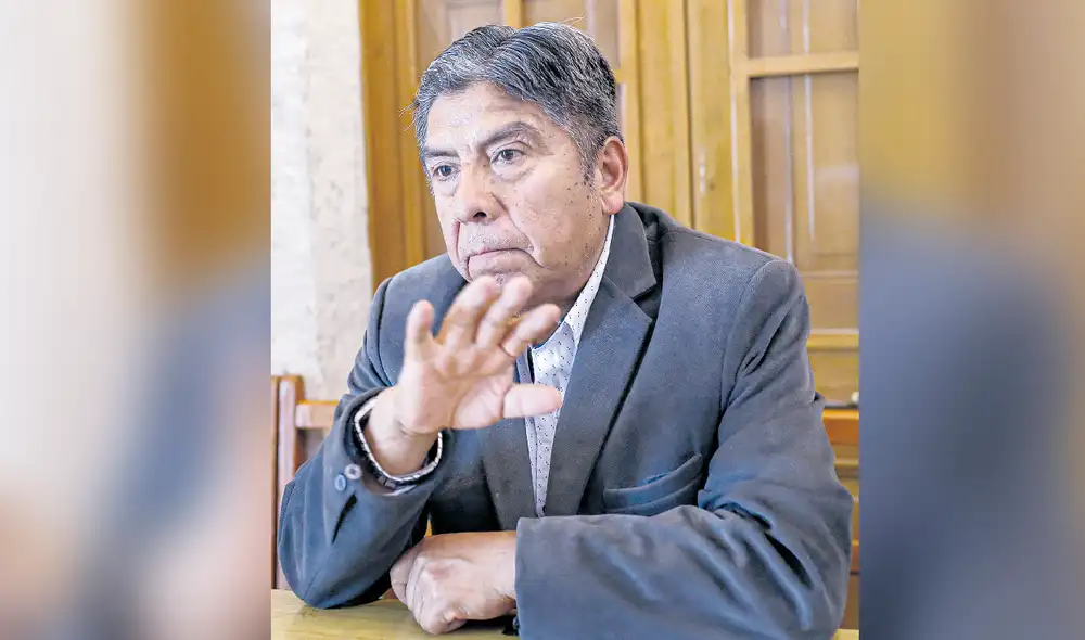 Exigencia. Pachas dice la prioridad es convocar elecciones y el cierre del Congreso. Foto: Rodrigo Talavera/ La República Exigencia. Pachas dice la prioridad es convocar elecciones y el cierre del Congreso. Foto: Rodrigo Talavera/ La República