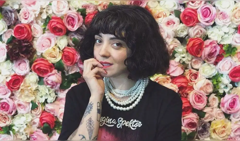 La artista chilena compartió imagen con su baterista en uno de sus shows. Fotos: Instagram.