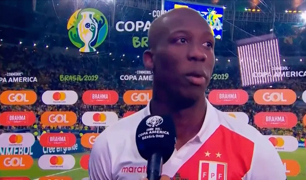 Luis Advíncula se 'quebró' durante una entrevista post final de la Copa América 2019. | Foto: ESPN Luis Advíncula se 'quebró' durante una entrevista post final de la Copa América 2019. | Foto: ESPN