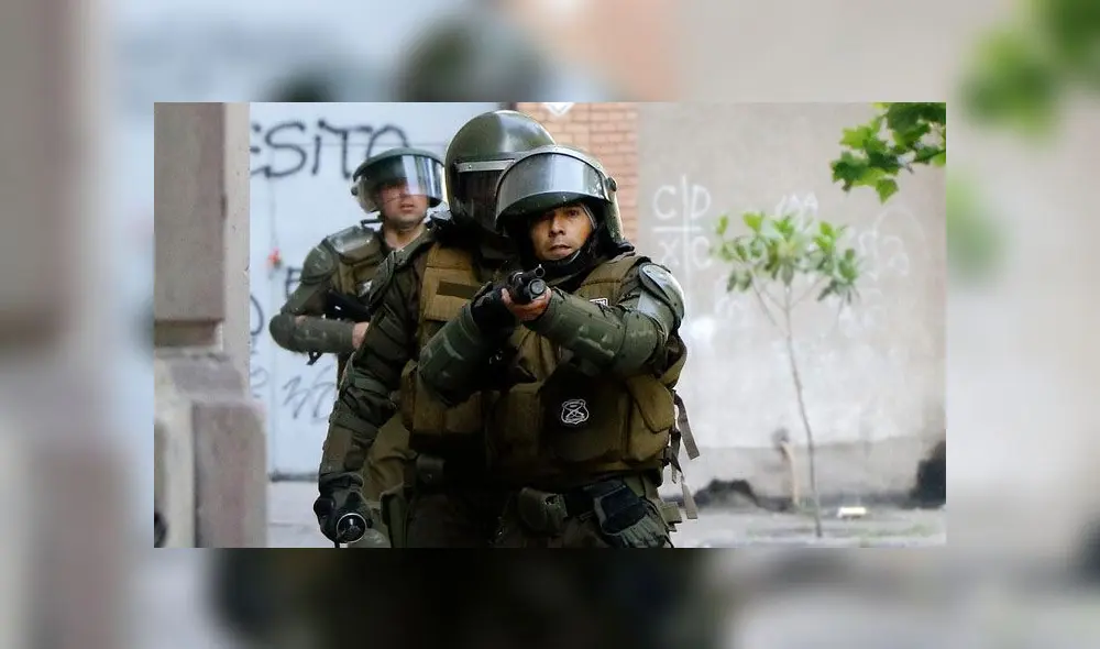 Al menos 2 300 personas han resultado lesionadas por el uso de la fuerza policial en las marchas de Chile. Al menos 2 300 personas han resultado lesionadas por el uso de la fuerza policial en las marchas de Chile.