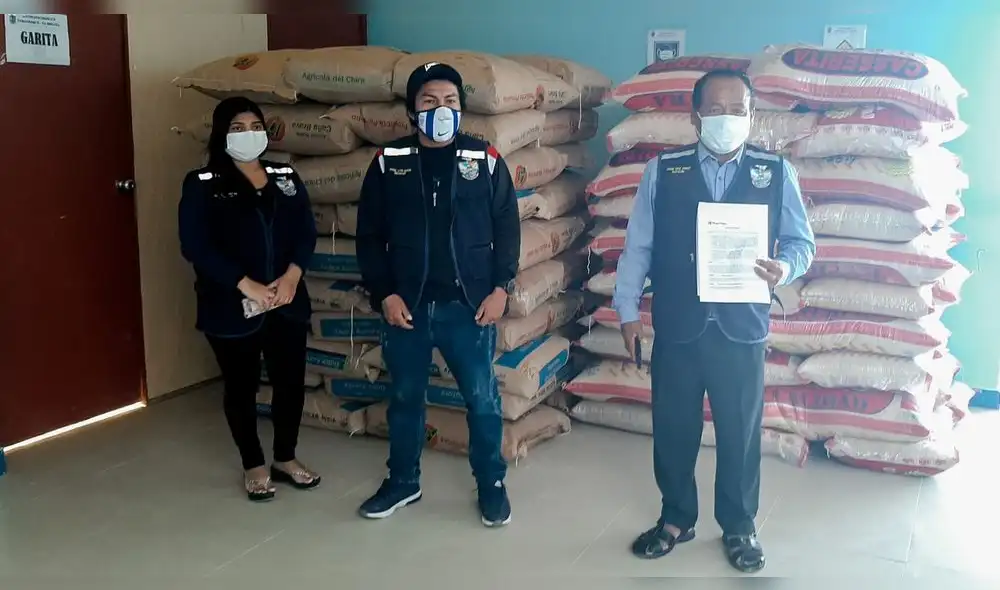 Familias en crisis reciben alimentos