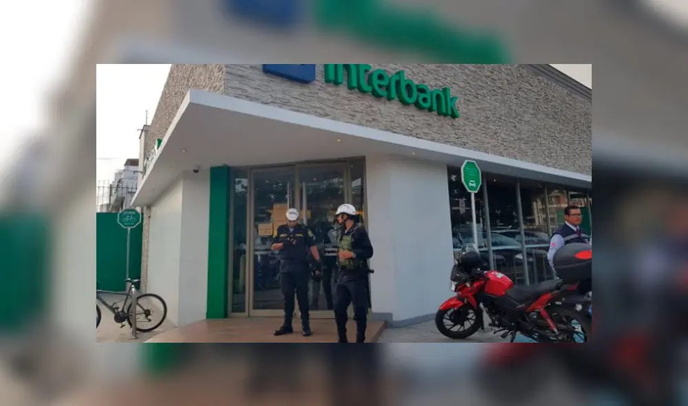 Facinerosos irrumpieron en la agencia bancaria al momento en que cambista depositaba 10 mil dólares.. (Foto: La República)