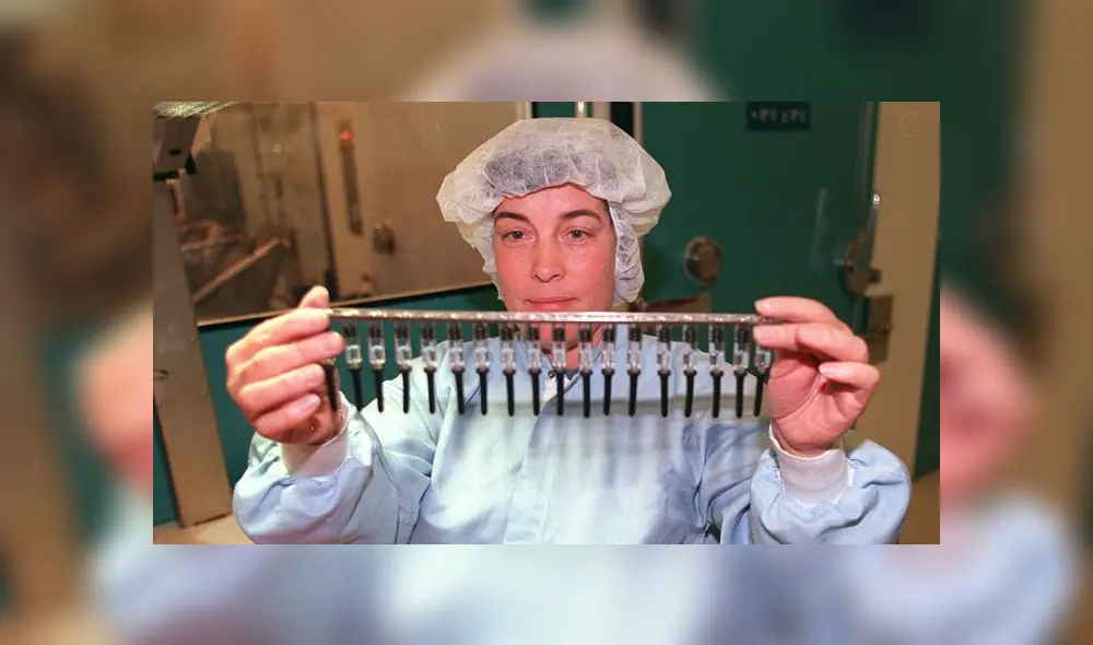 Fotografía tomada el 8 de enero de 1998 en la planta química Merieux-Connaugth en Marcy-L'Etoile, cerca de Lyon (suroeste de Francia) de vacunas Pentacoq. Foto: AFP Fotografía tomada el 8 de enero de 1998 en la planta química Merieux-Connaugth en Marcy-L'Etoile, cerca de Lyon (suroeste de Francia) de vacunas Pentacoq. Foto: AFP