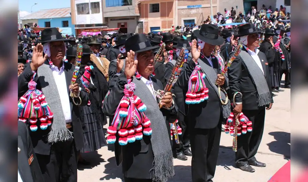 Awkis y Taykas en juramentan asumir el cargo.  Foto: Municipalidad de Zepita.