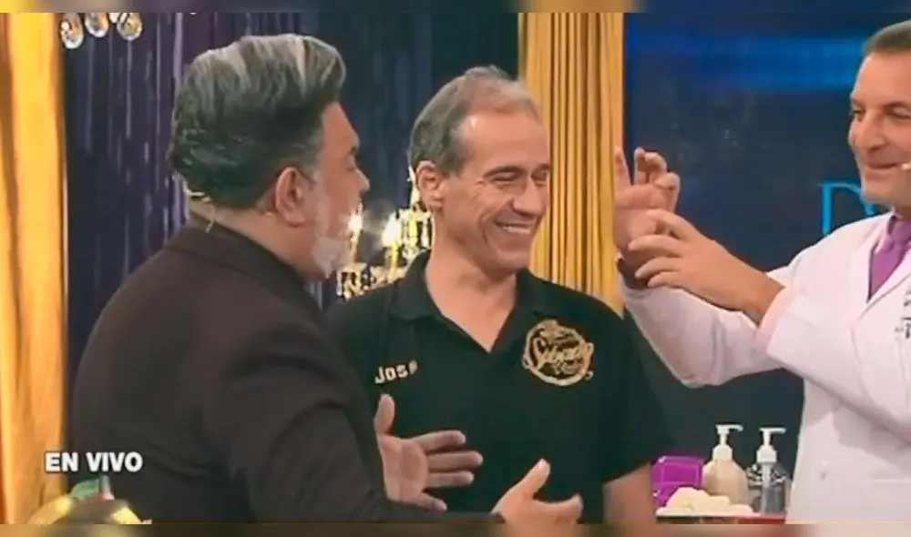 Andrés Hurtado se burla de su productor en pleno programa Foto: captura