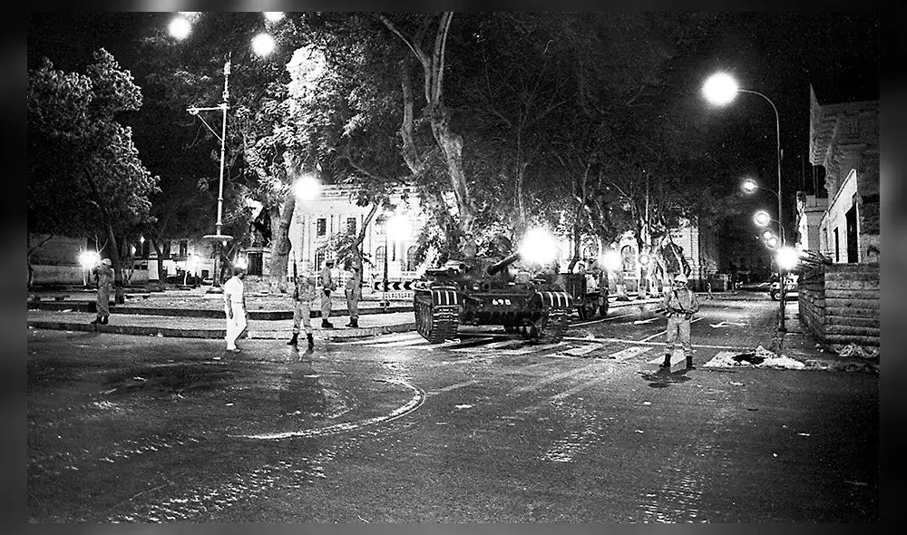 Con el poder de las armas, Fujimori inició su dictadura