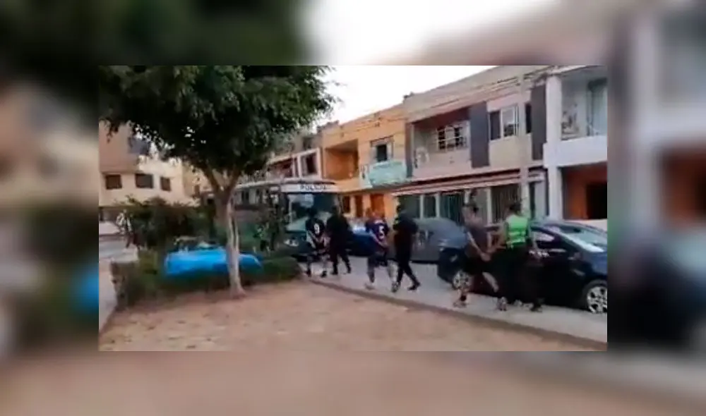 Detención de personas que se encontraban en la vía pública durante el estado de emergencia. Foto: Captura Detención de personas que se encontraban en la vía pública durante el estado de emergencia. Foto: Captura