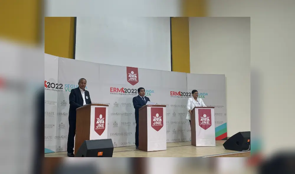 Candidatos a gobernador regional de Lambayeque coincidieron mejorar las condiciones del estadio Elías Aguirre. Foto: Rosa Quincho/URPI-LR Candidatos a gobernador regional de Lambayeque coincidieron mejorar las condiciones del estadio Elías Aguirre. Foto: Rosa Quincho/URPI-LR