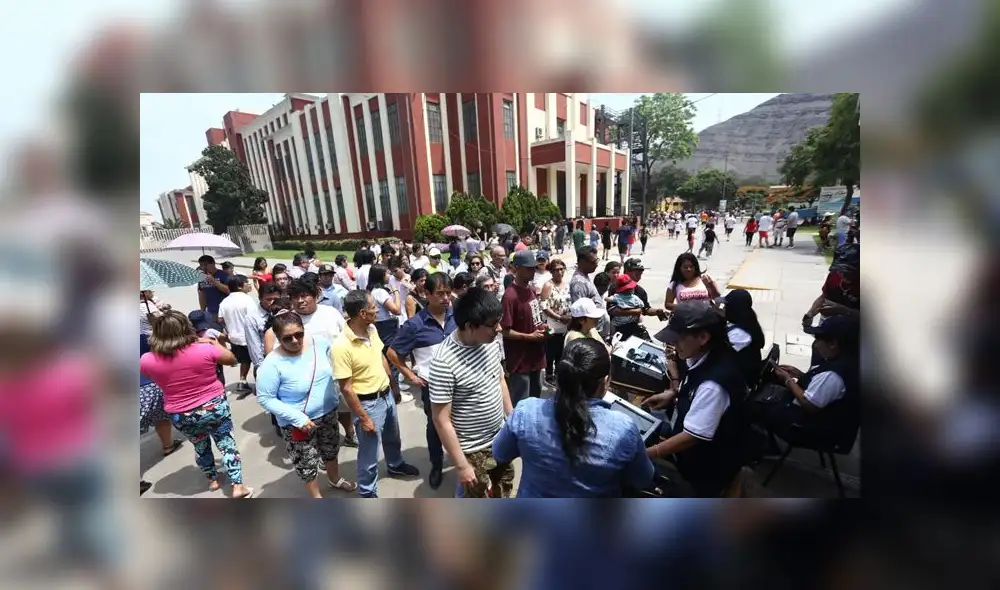 Más de 24 mil personas participan en las Elecciones Extraordinarias 2020.