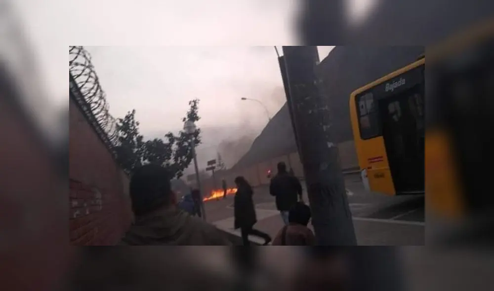 Movilizaciones se iniciaron dentro del campus universitario y luego se trasladaron hasta la puerta 1. (Foto: Difusión)