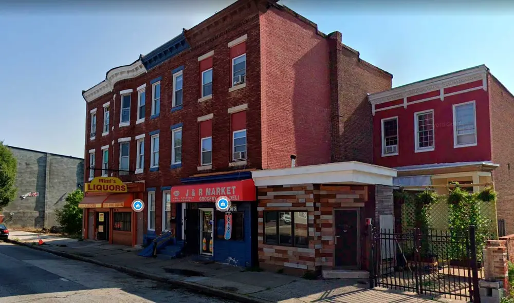 Desliza las imágenes para ver cómo luce el local comercial en el que se filmó varias escenas de la recordada serie House of cards. Foto: captura de Google Maps