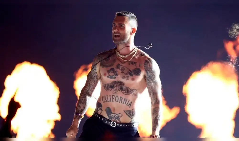 Adam Levine genera rechazo al lucir irreconocible con radical transformación [VIDEO]