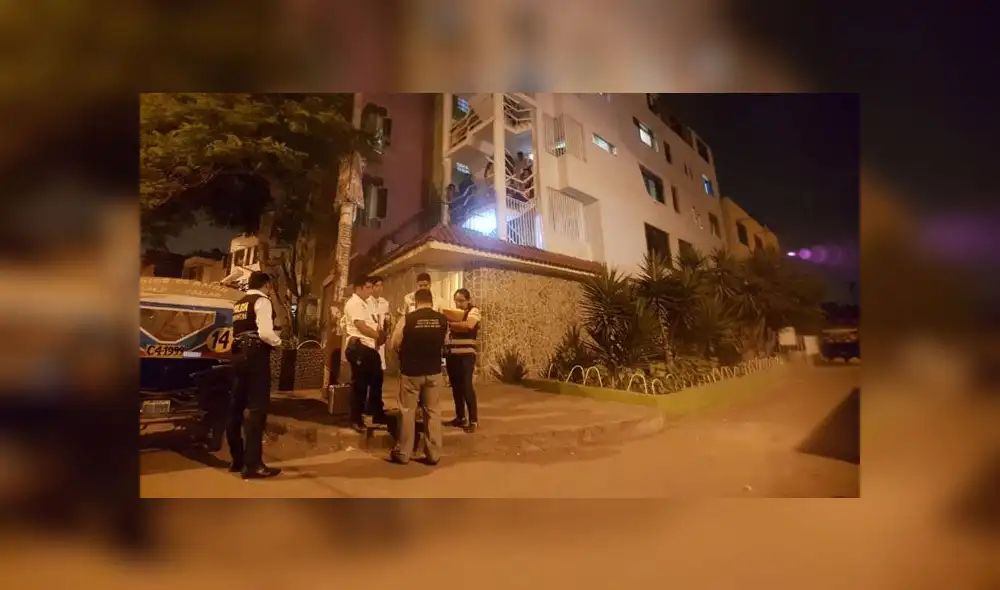 Peritos en Criminalística llegaron hasta la escena en el que quedaron enormes manchas de sangre. (Foto: Grace Mora / La República) Peritos en Criminalística llegaron hasta la escena en el que quedaron enormes manchas de sangre. (Foto: Grace Mora / La República)