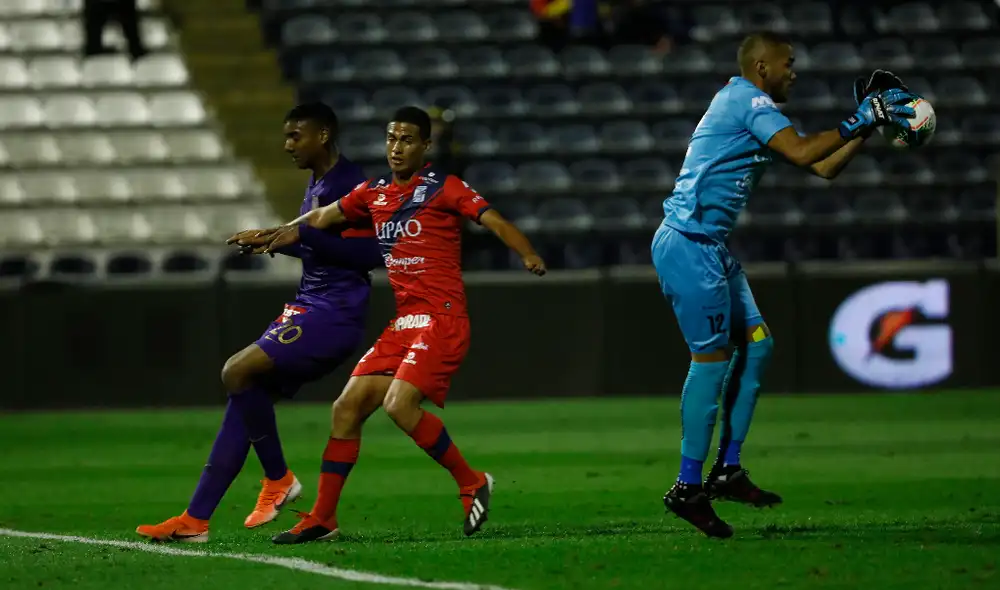 Alianza Lima empató 2-2 como local ante Carlos A. Mannucci y sus hinchas lo lamentaron. | Foto: GLR