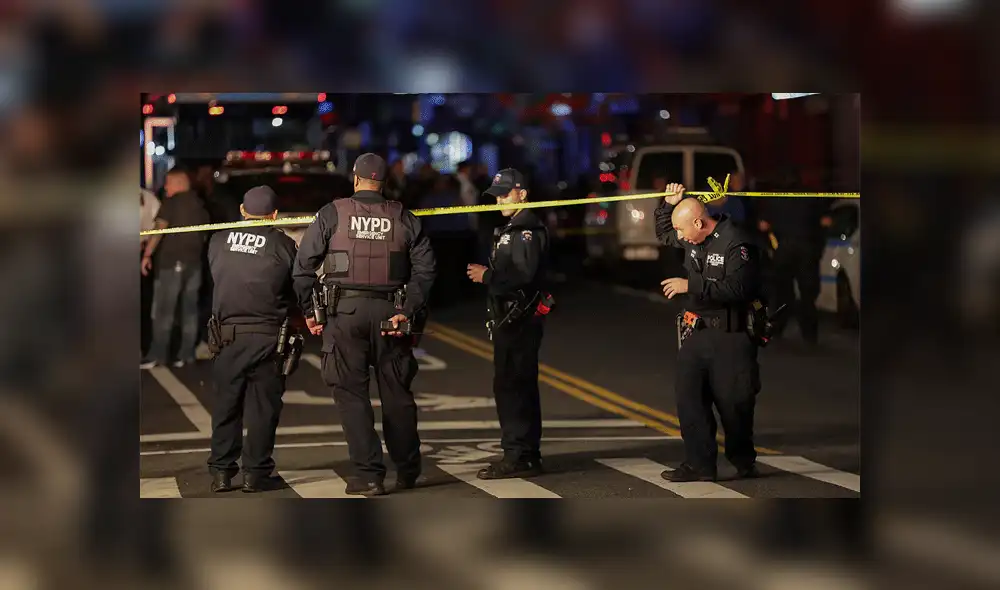 Golpea a un policía con una silla de metal y muere baleado Golpea a un policía con una silla de metal y muere baleado