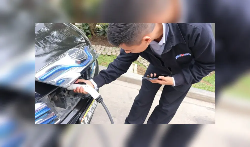 Ponen en marcha a los primeros taxis eléctricos del país que circularán en Lima y Callao Ponen en marcha a los primeros taxis eléctricos del país que circularán en Lima y Callao