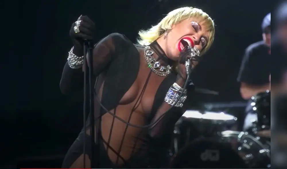 La cantante de 27 años deslumbró en el IHeartRadio versionando 'Heart off glass' de Blondie. La cantante de 27 años deslumbró en el IHeartRadio versionando 'Heart off glass' de Blondie.