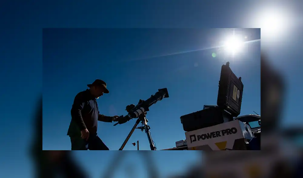 Chile vive con gran expectativa la llegada del eclipse solar total que se posará a partir de las 15:23 horas. Foto: AFP