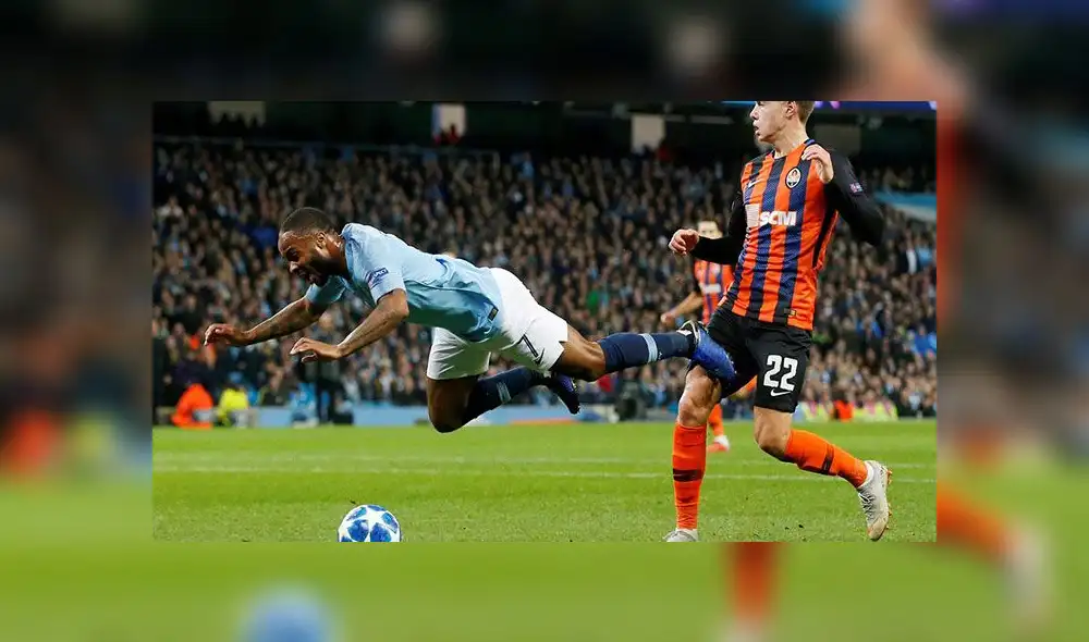 Pep Guardiola hace extraña justificación sobre el penal de Sterling [VIDEO]