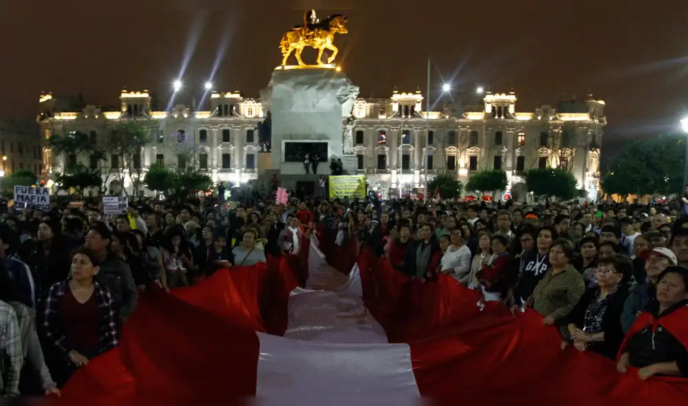"Que se vayan todos los corruptos": ciudadanía marchó en defensa del país [VIDEO]