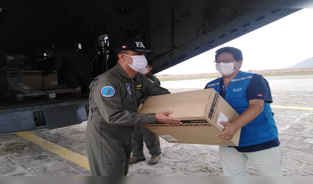 EsSalud entrega insumos médicos y equipos de protección para COVID-19 en Arequipa, Moquegua y Tacna. EsSalud entrega insumos médicos y equipos de protección para COVID-19 en Arequipa, Moquegua y Tacna.