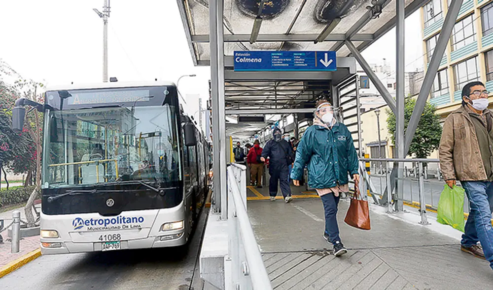 Paradero. El apoyo financiero para el Metropolitano está en camino, señalan en el Ejecutivo. (Foto: Félix Contreras) Paradero. El apoyo financiero para el Metropolitano está en camino, señalan en el Ejecutivo. (Foto: Félix Contreras)