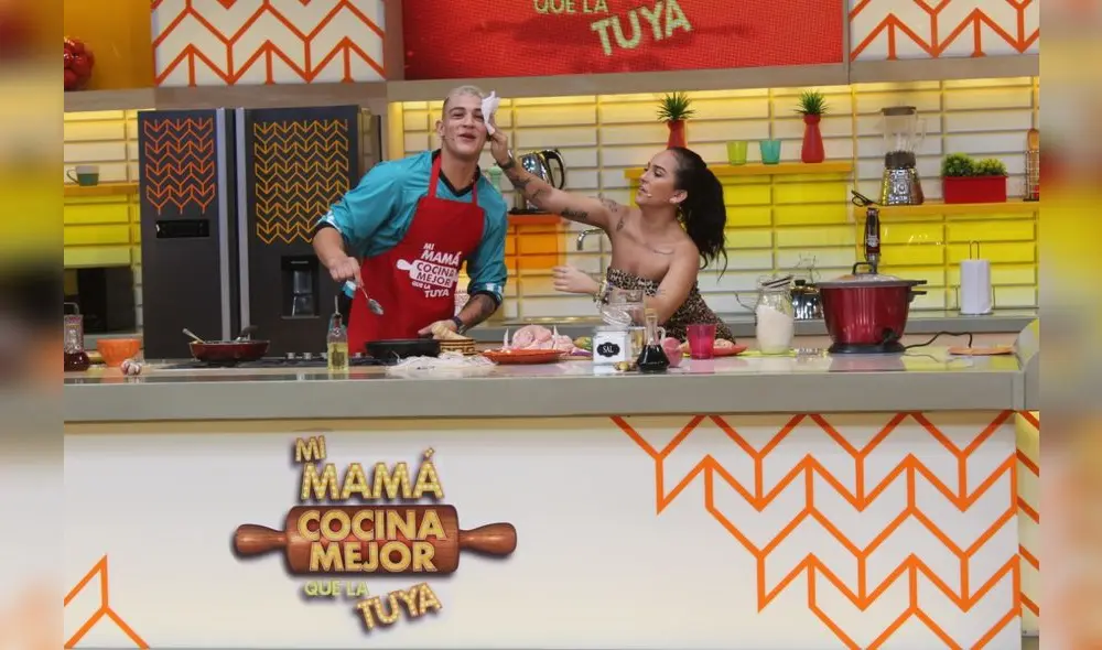 Emilio Jaime coquetea con hermana de Daniela Darcourt  en el programa Mi mamá cocina mejor que la tuya Foto: Instagram