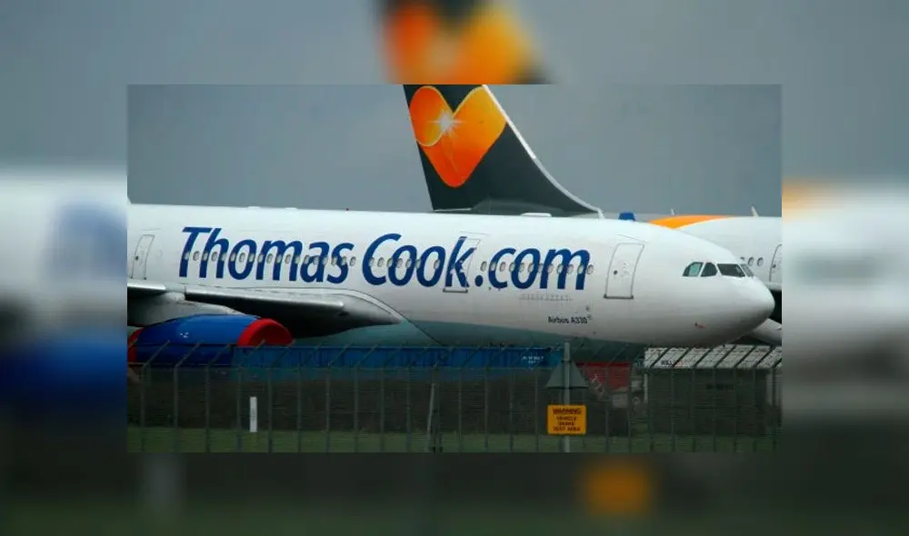 Encarcelan a pasajero que orinó y vomitó en un avión tras tomar dos botellas de alcohol [FOTOS]