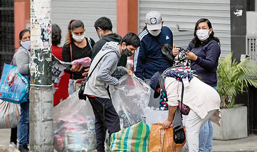 Prioridades. El efecto del confinamiento
para los ambulantes es que las necesidades económicas están por encima de la emergencia sanitaria.