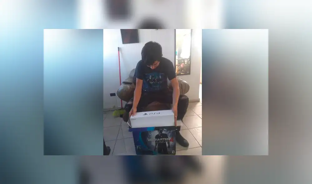 Facebook viral: futuro papá empeña su PlayStation 4 para comprar pañales y ropa de bebé [VIDEO]