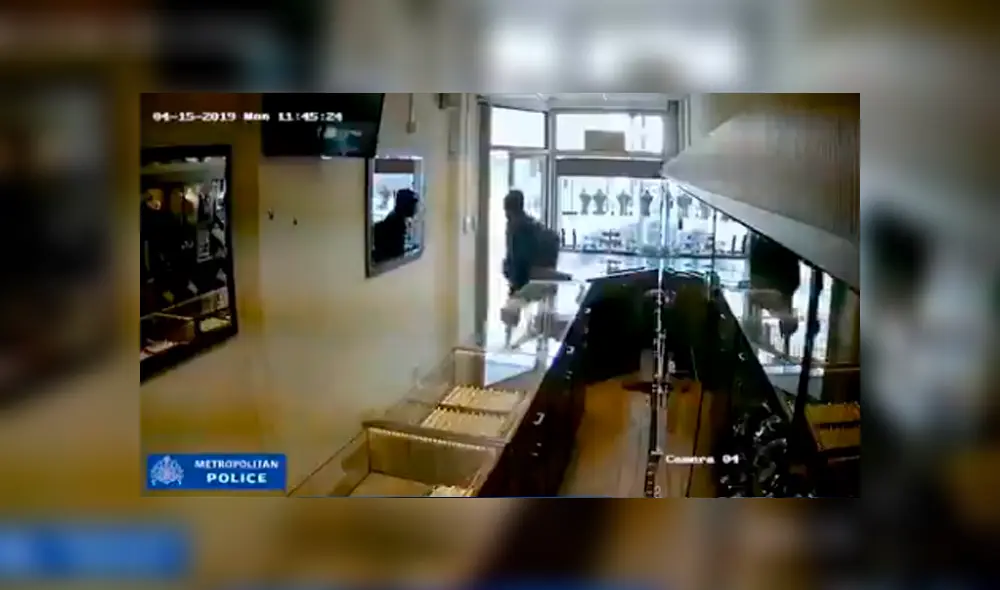 Desliza hacia la izquierda para ver el ocurrente blooper de los delincuentes. Video viral de YouTube.