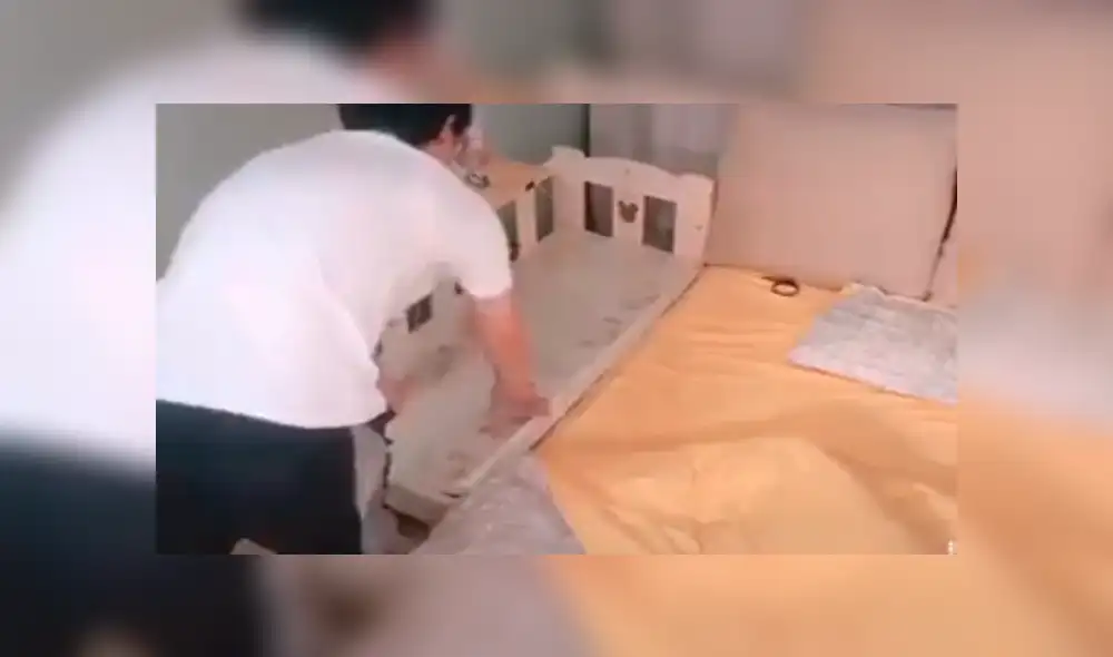 En Facebook, un chico no podía dormir tranquilo tras compartir la cama con su perro y decidió fabricarle una.