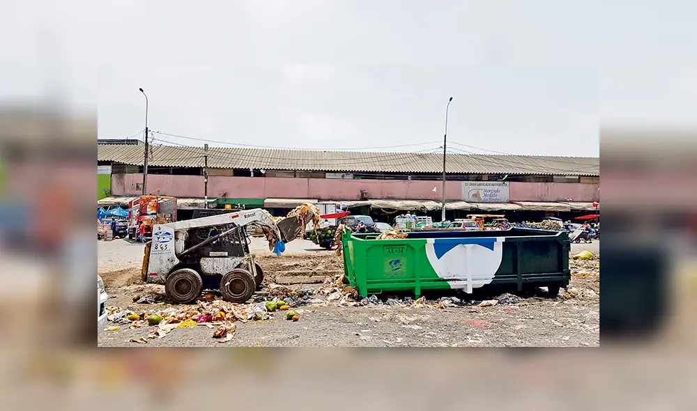 Botadero. Los contenedores son desbordados y la basura termina en el piso, señalan vecinos.