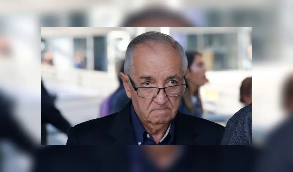 El sacerdote El sacerdote