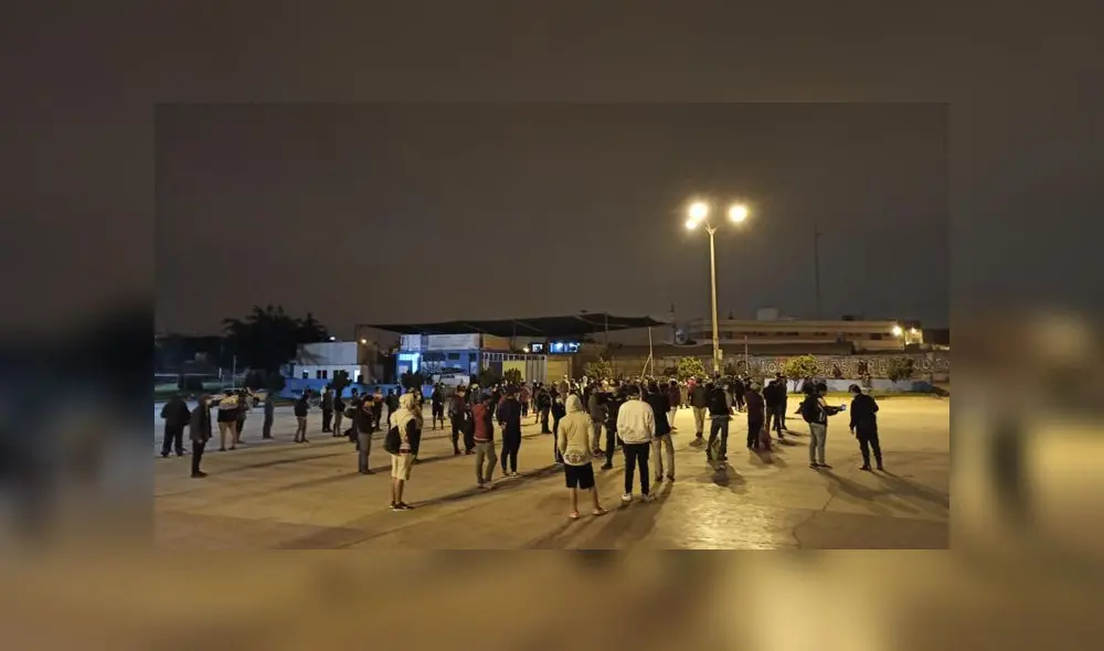 A las personas ubicadas dentro de bus se les aplicará pruebas rápidas y se les aplicará una multa. (Foto: Joel Robles / URPI - GLR)