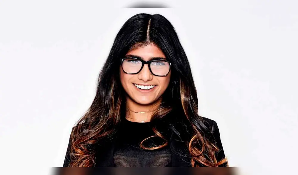 Mia Khalifa deja al descubierto problema en su piel con atrevido calendario para adultos 