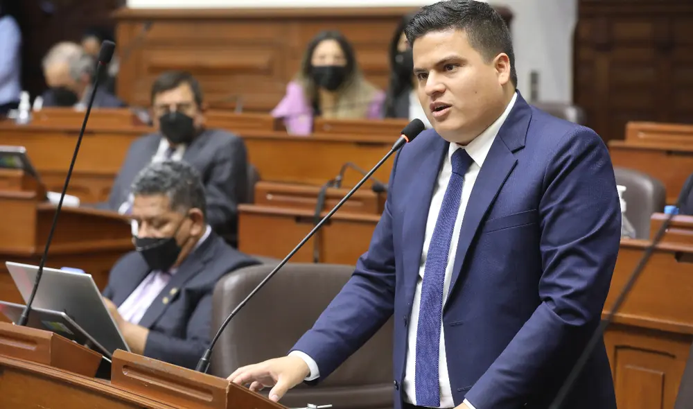 Diego Bazán representa a La Libertad en el Congreso de la República. Foto: Parlamento Diego Bazán representa a La Libertad en el Congreso de la República. Foto: Parlamento
