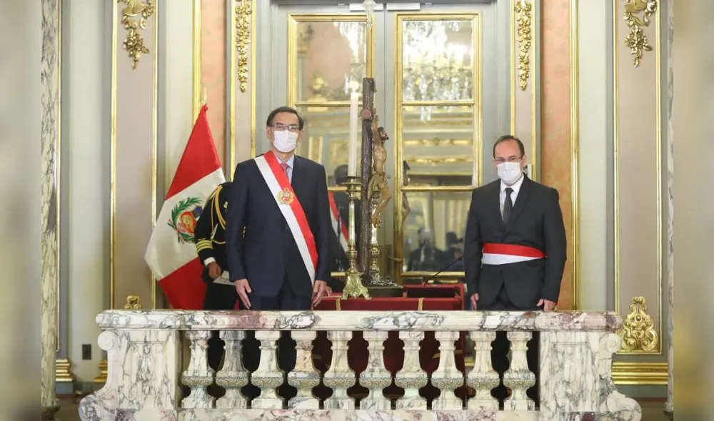 Vizcarra tomó juramento al nuevo gabinete ministerial. Vizcarra tomó juramento al nuevo gabinete ministerial.