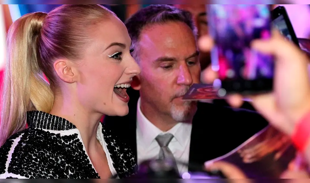 Sophie Turner sufre descuido en plena transmisión en vivo 