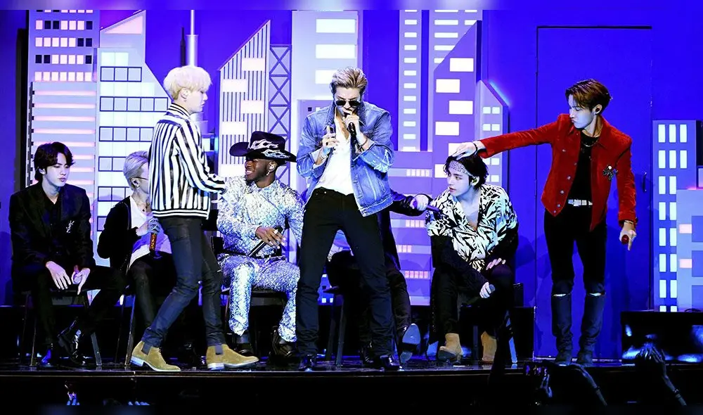 BTS se presenta en escenario de los Grammy 2020.