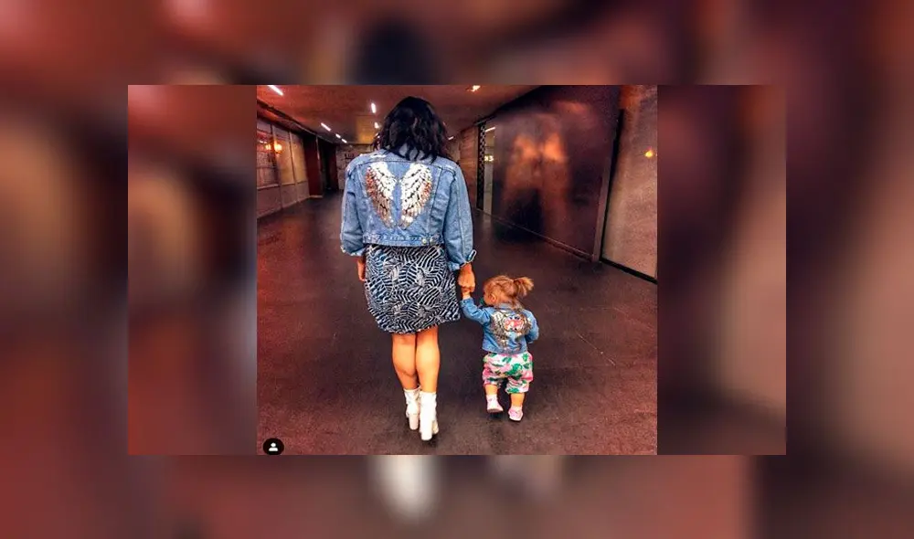 Aislinn Derbez junto a su pequeña