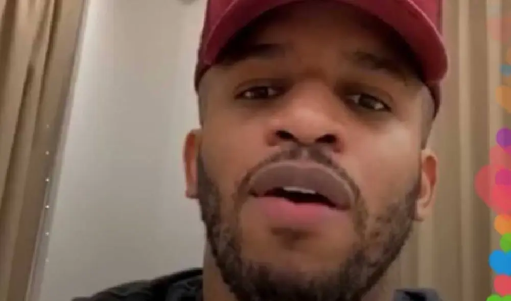 Jefferson Farfán y Luis Advíncula mostraron sus pies causando la risa de todos. Foto: Instagram