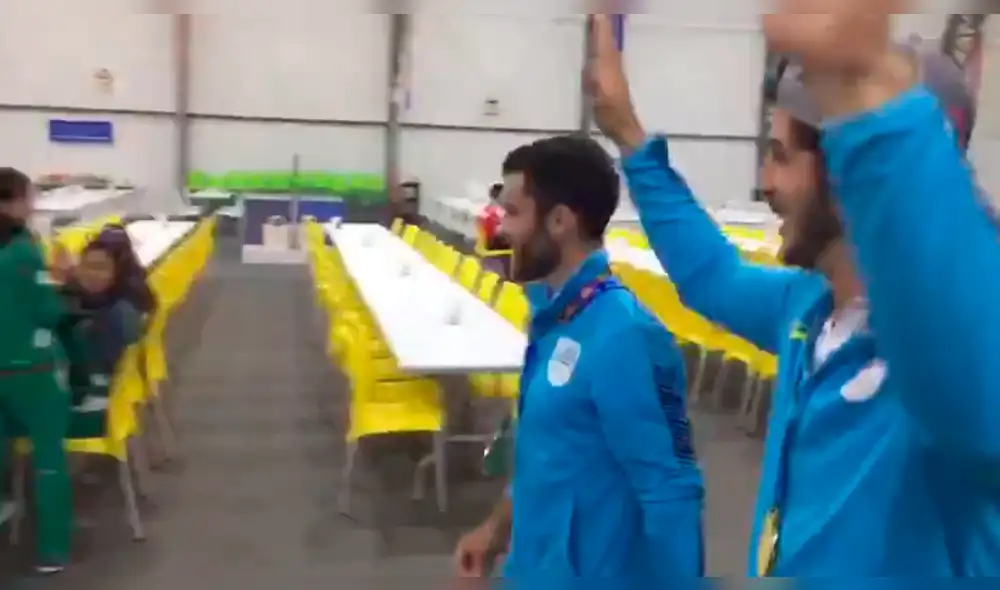 Juegos Panamericanos 2019: equipo de remo uruguayo es recibo entre aplausos tras lograr primera medalla de oro. Juegos Panamericanos 2019: equipo de remo uruguayo es recibo entre aplausos tras lograr primera medalla de oro.